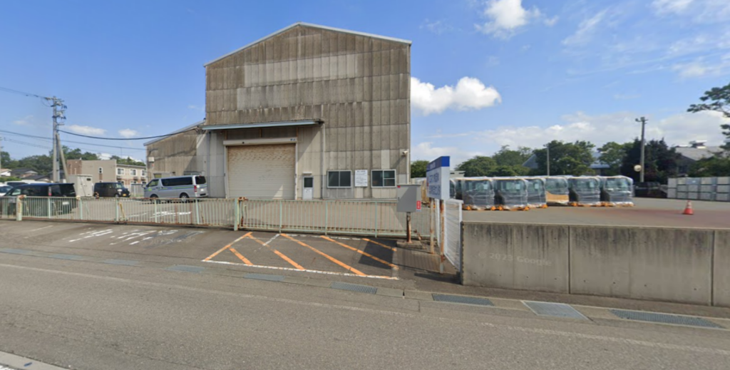 コマツ物流（株）粟津物流センターの外観